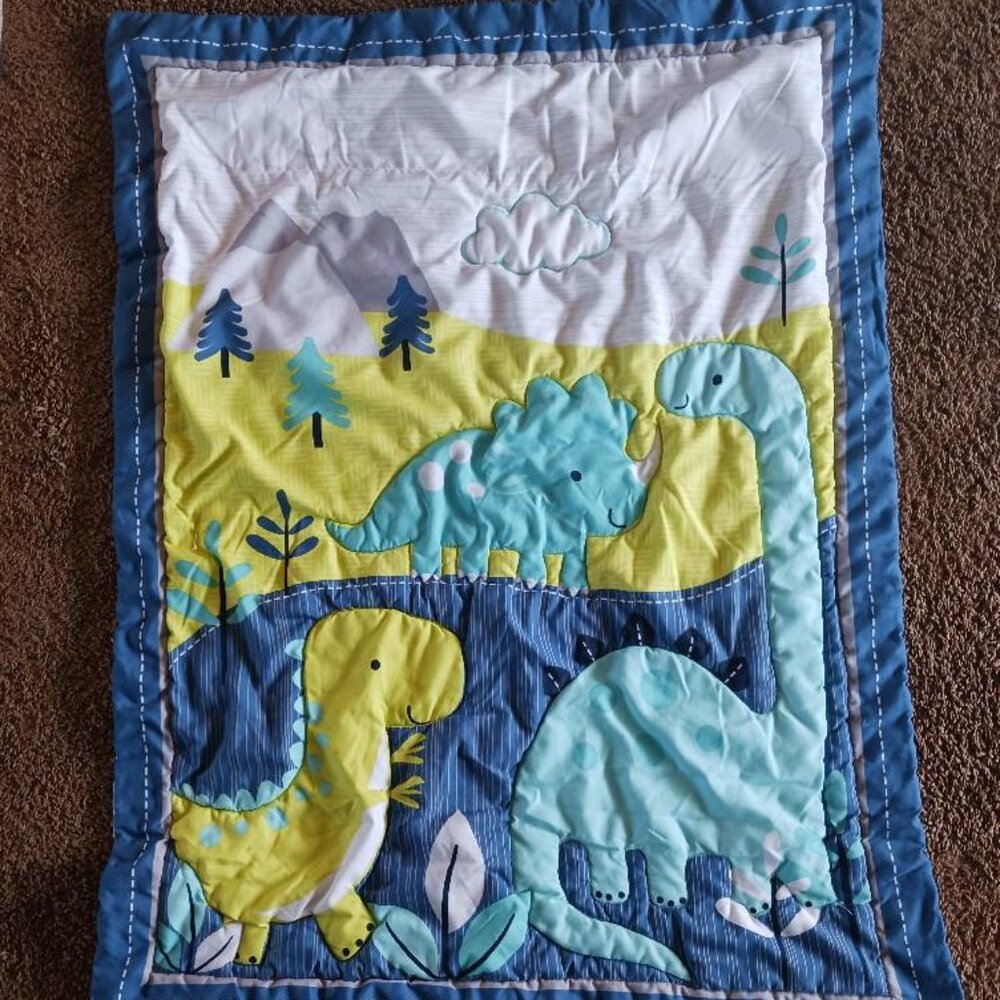 3D Cute Dinosaur Crib Quilt 31" x 40"